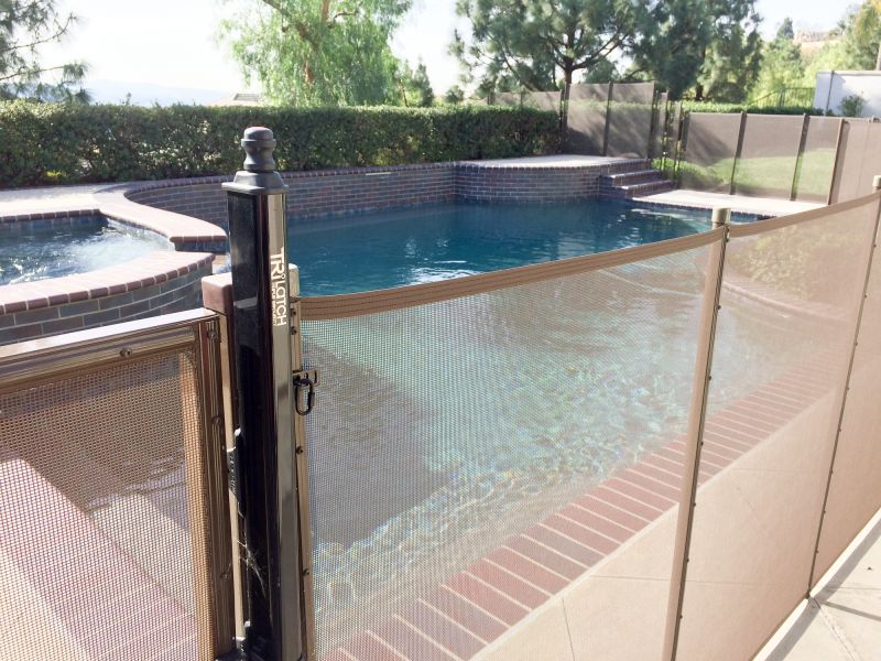 Removable Mesh Fence for Pool Safety